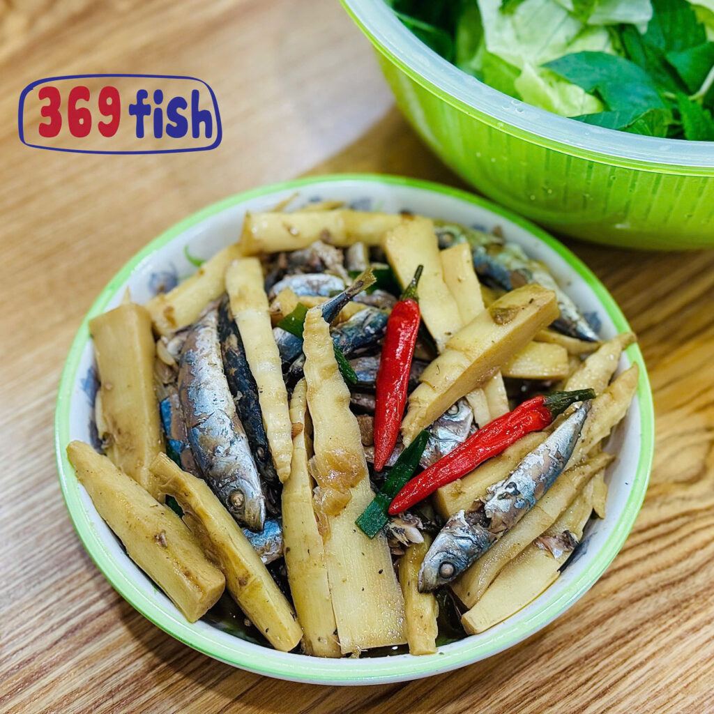 Cá nục kho măng